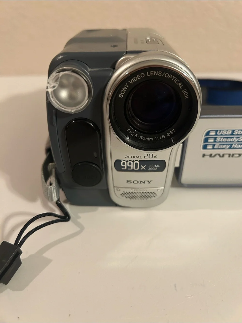 Sony Handycam DCR-TRV260 Digital Zoom Nightshot Camcorder W/some Accessories
